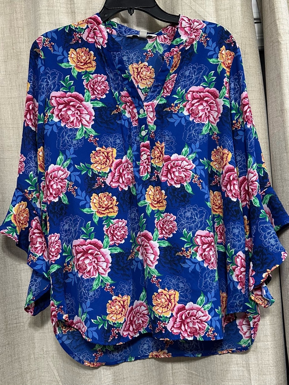 The Pioneer Woman Blue Floral V-Neck Blouse with Pink & Yellow Flowers